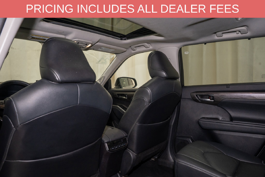 Used 2021 Toyota Highlander Limited FWD image 10