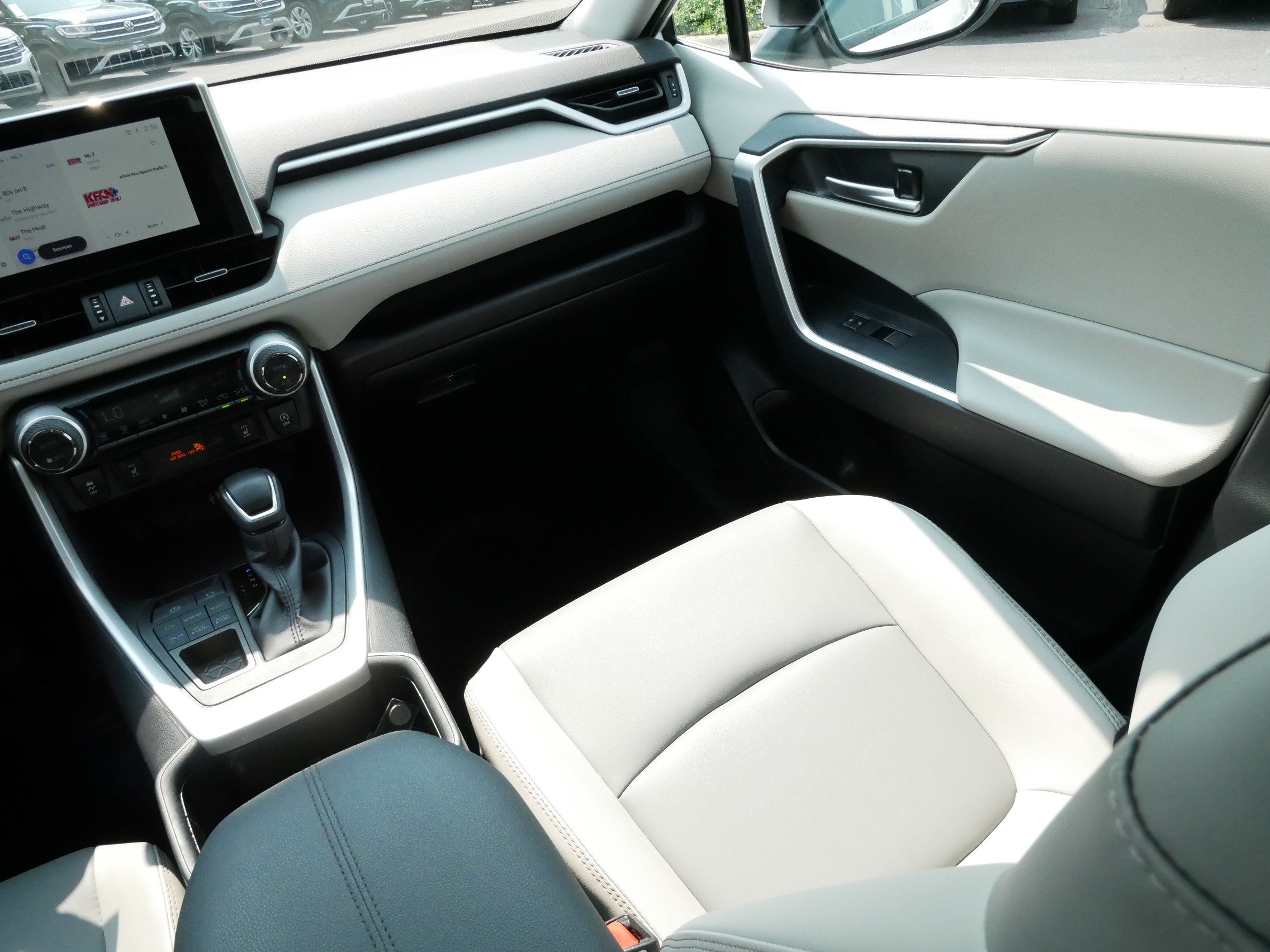 Used 2025 Toyota RAV4 XLE Premium w/ Weather Package AWD/4WD image 11