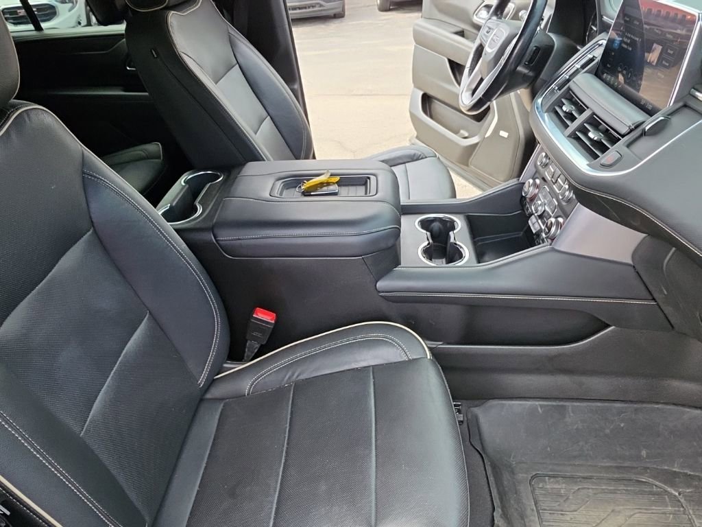 Used 2021 GMC Yukon XL SLT w/ SLT Premium Package image 30