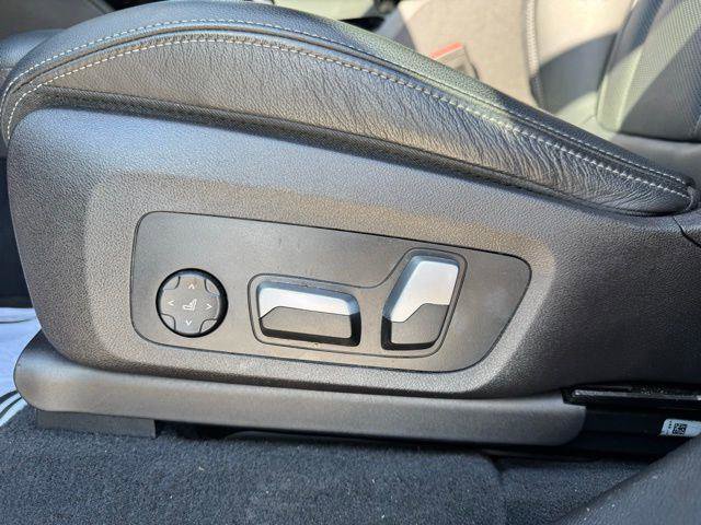 Used 2023 BMW X4 M40i w/ Premium Package image 8