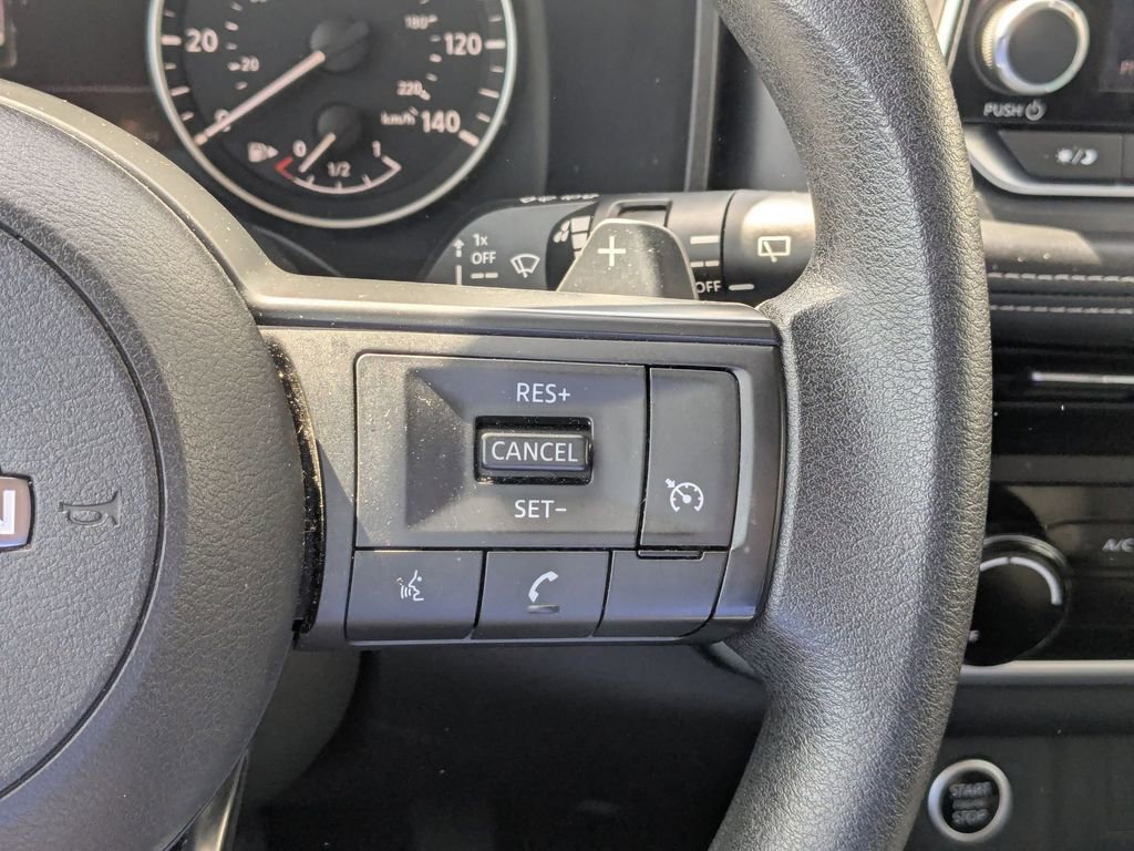 Used 2023 Nissan Rogue S image 17