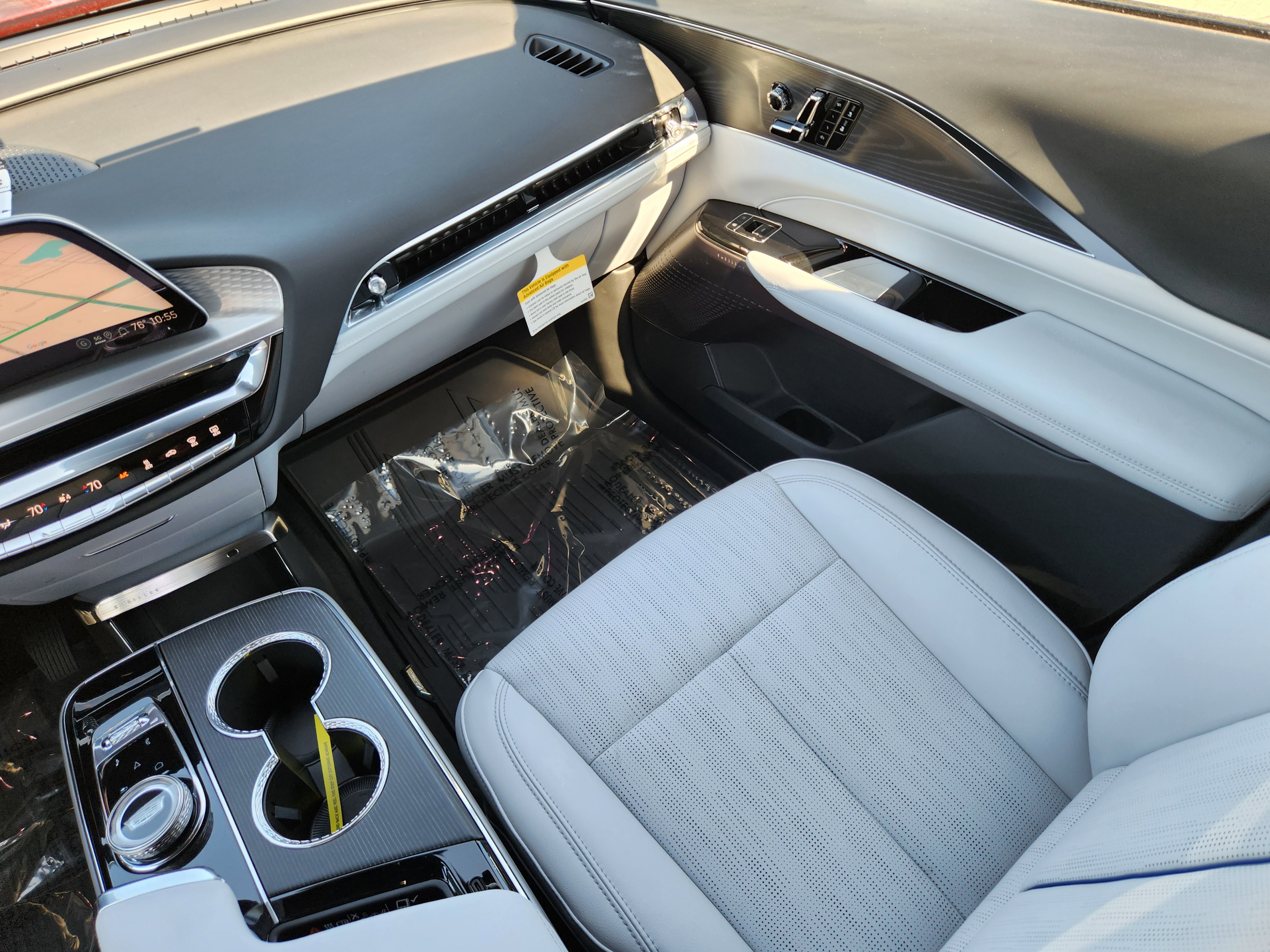 New 2025 Cadillac Lyriq Sport RWD image 18