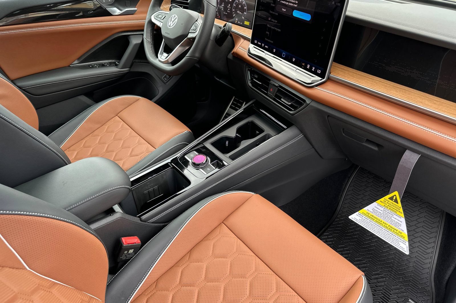 New 2026 Volkswagen Tiguan SEL R-Line AWD/4WD image 16