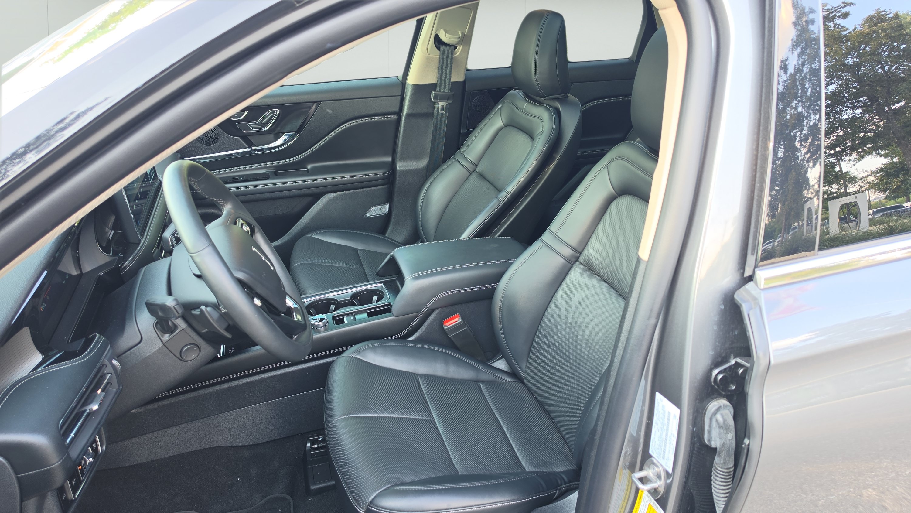 New 2025 Lincoln Corsair Reserve AWD/4WD image 9
