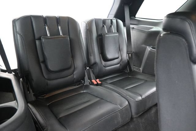 Used 2019 Ford Explorer XLT w/ Equipment Group 202A AWD/4WD image 25
