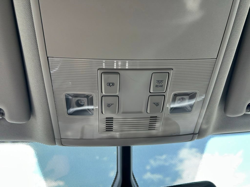 Certified 2023 Volkswagen Atlas SE FWD image 39