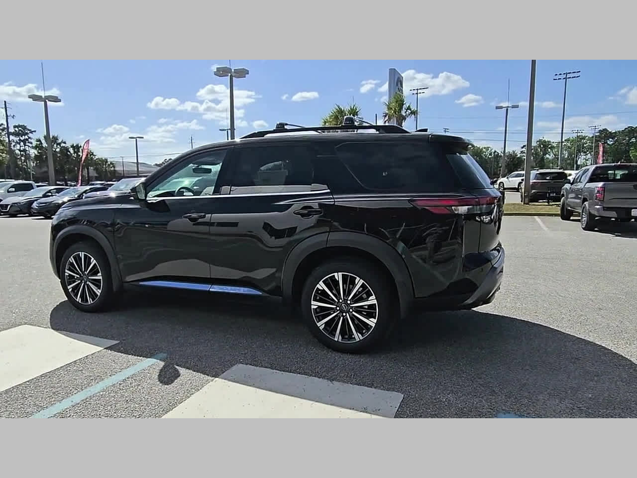 New 2026 Nissan Pathfinder Platinum FWD image 28