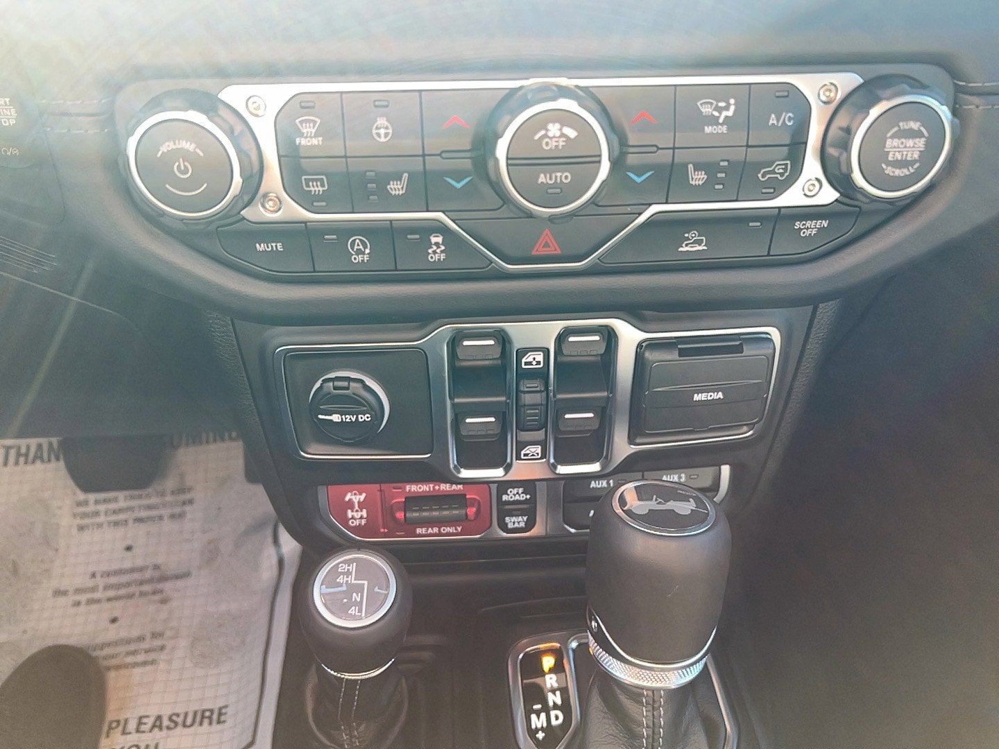 New 2026 Jeep Wrangler Unlimited Rubicon AWD/4WD image 18