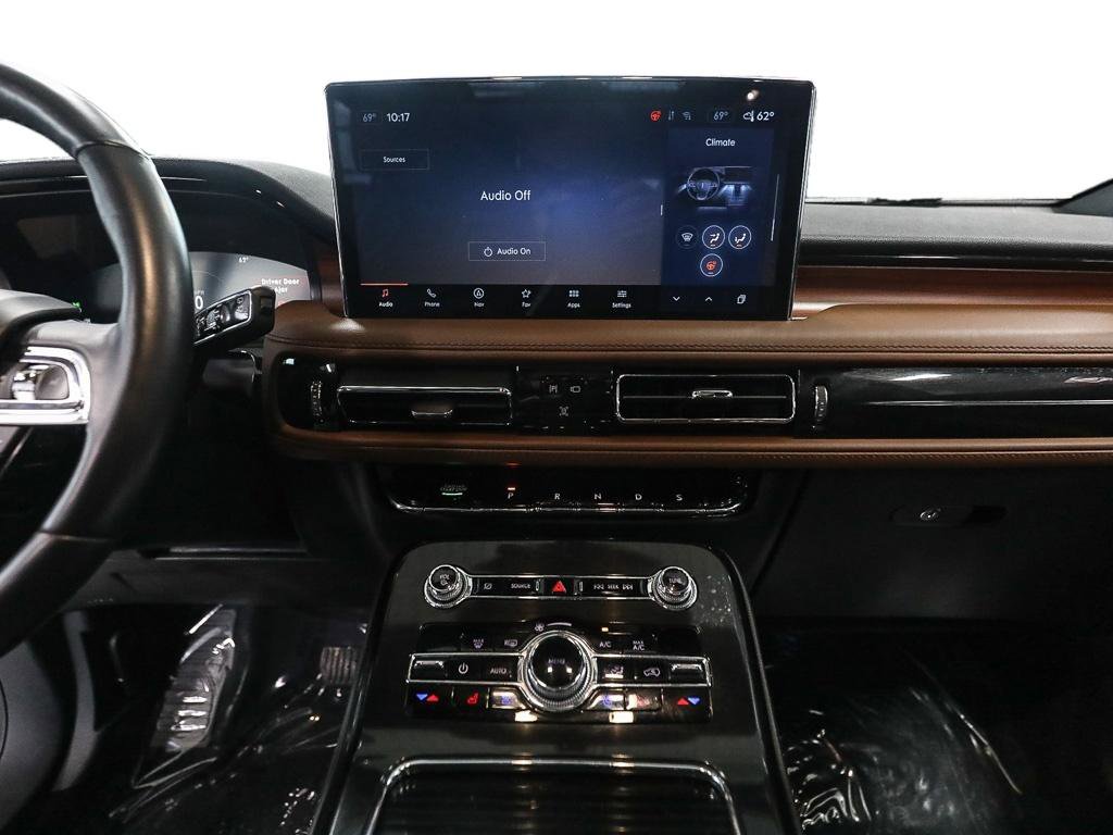 Used 2023 Lincoln Nautilus Reserve w/ Equipment Group 201A AWD/4WD image 17