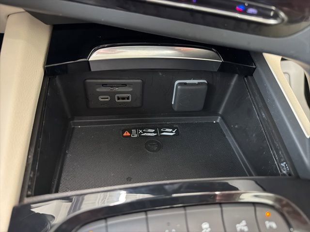 Used 2023 Buick Envision Avenir AWD/4WD image 25