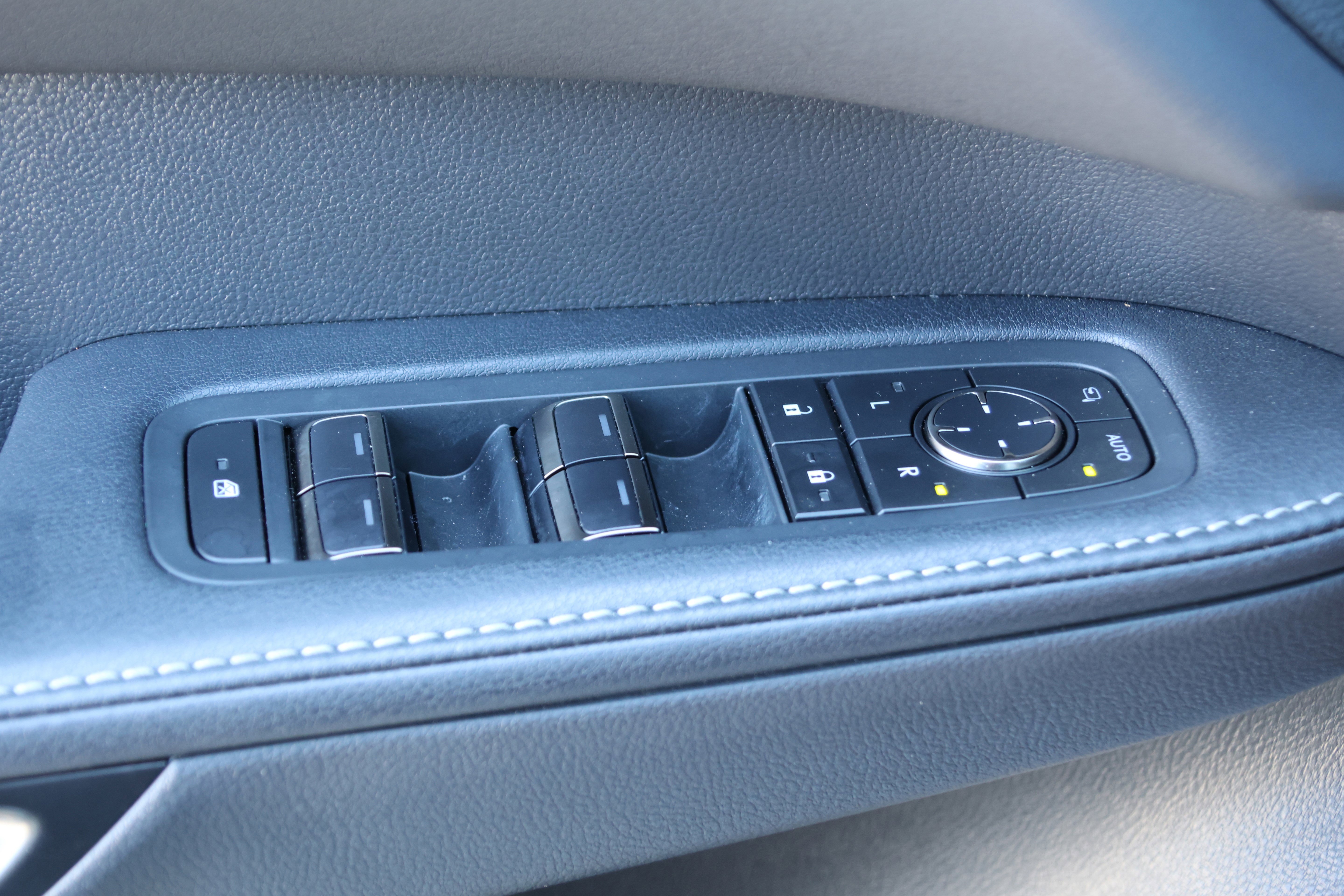 Used 2025 Lexus RX 350 Premium w/ Accessory Package (Z1) image 13