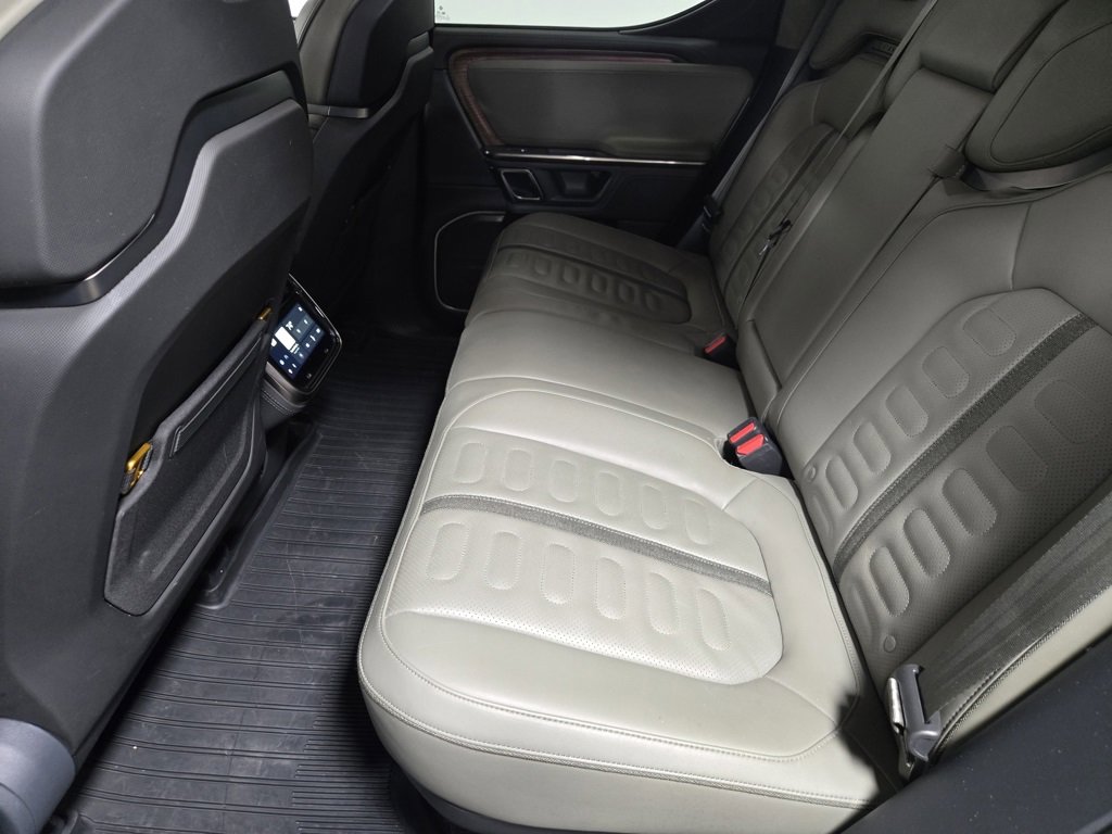 Used 2022 Rivian R1T Adventure image 30