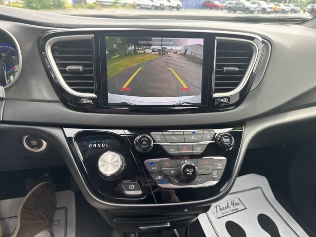 Used 2026 Chrysler Pacifica Select FWD image 23