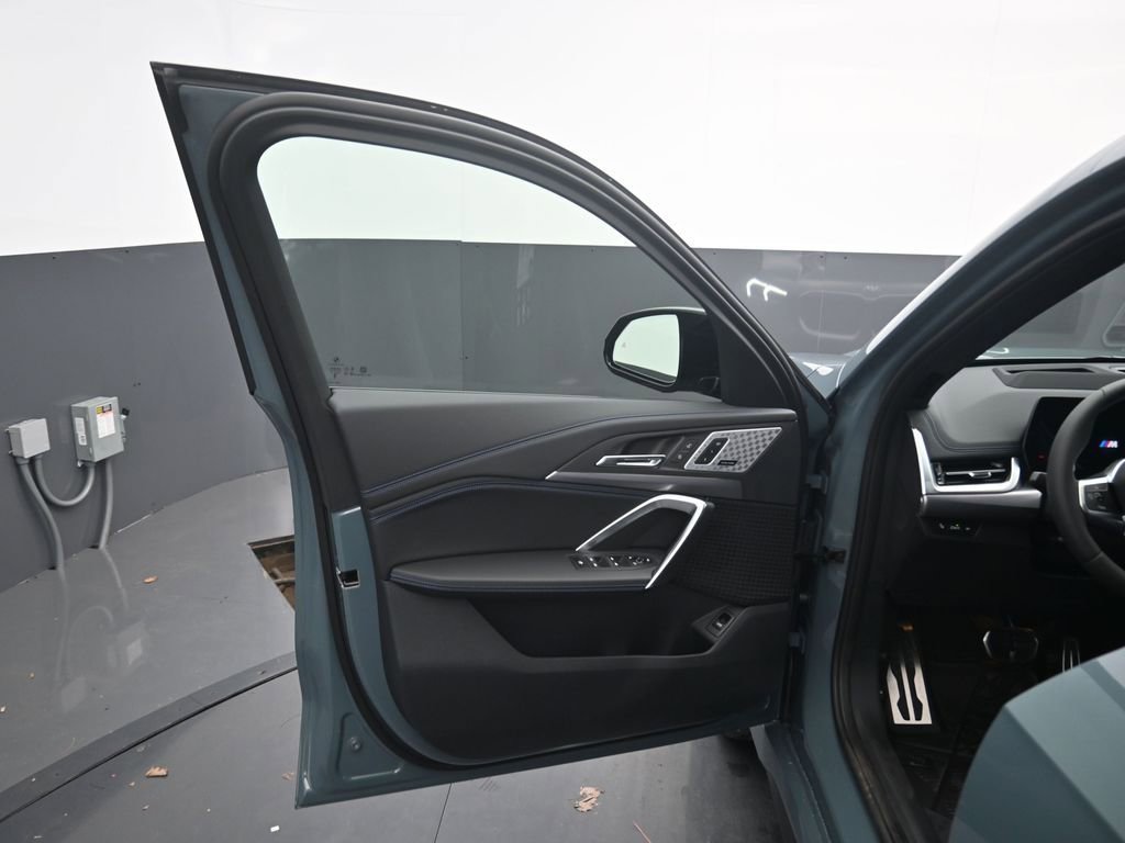 Certified 2025 BMW X1 M35i w/ Premium Package image 11