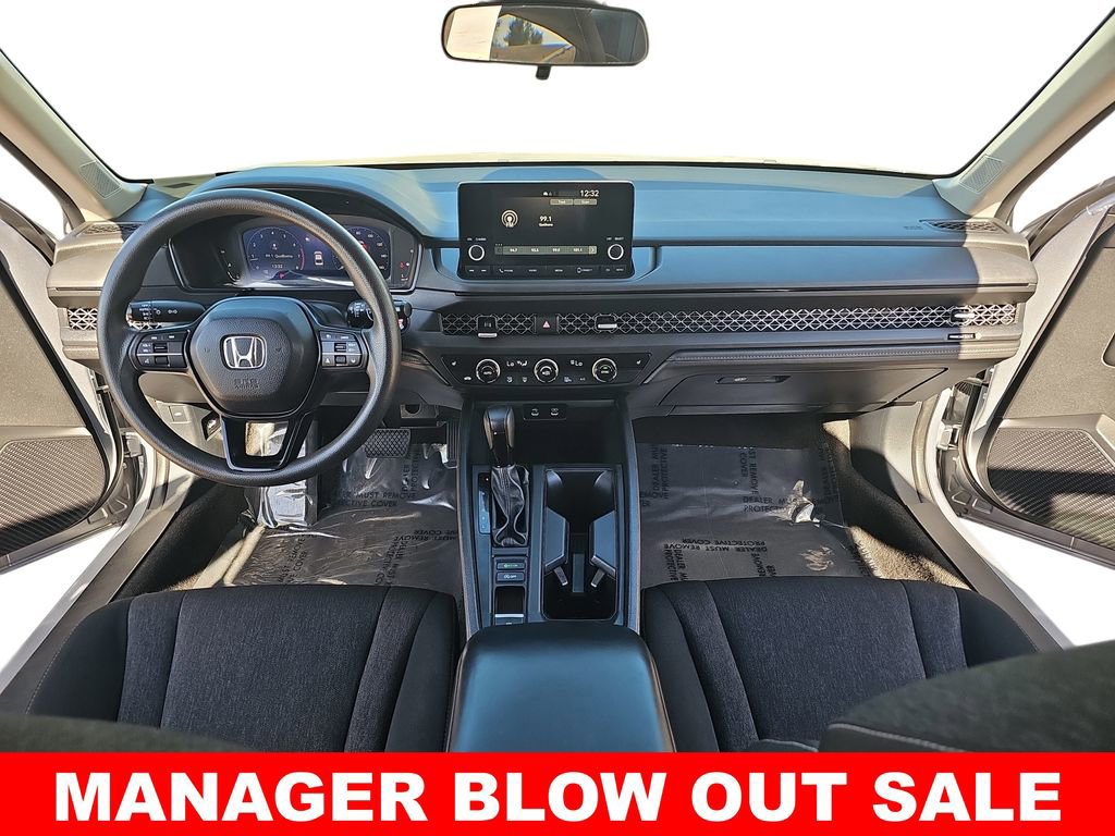 Used 2023 Honda Accord EX image 9
