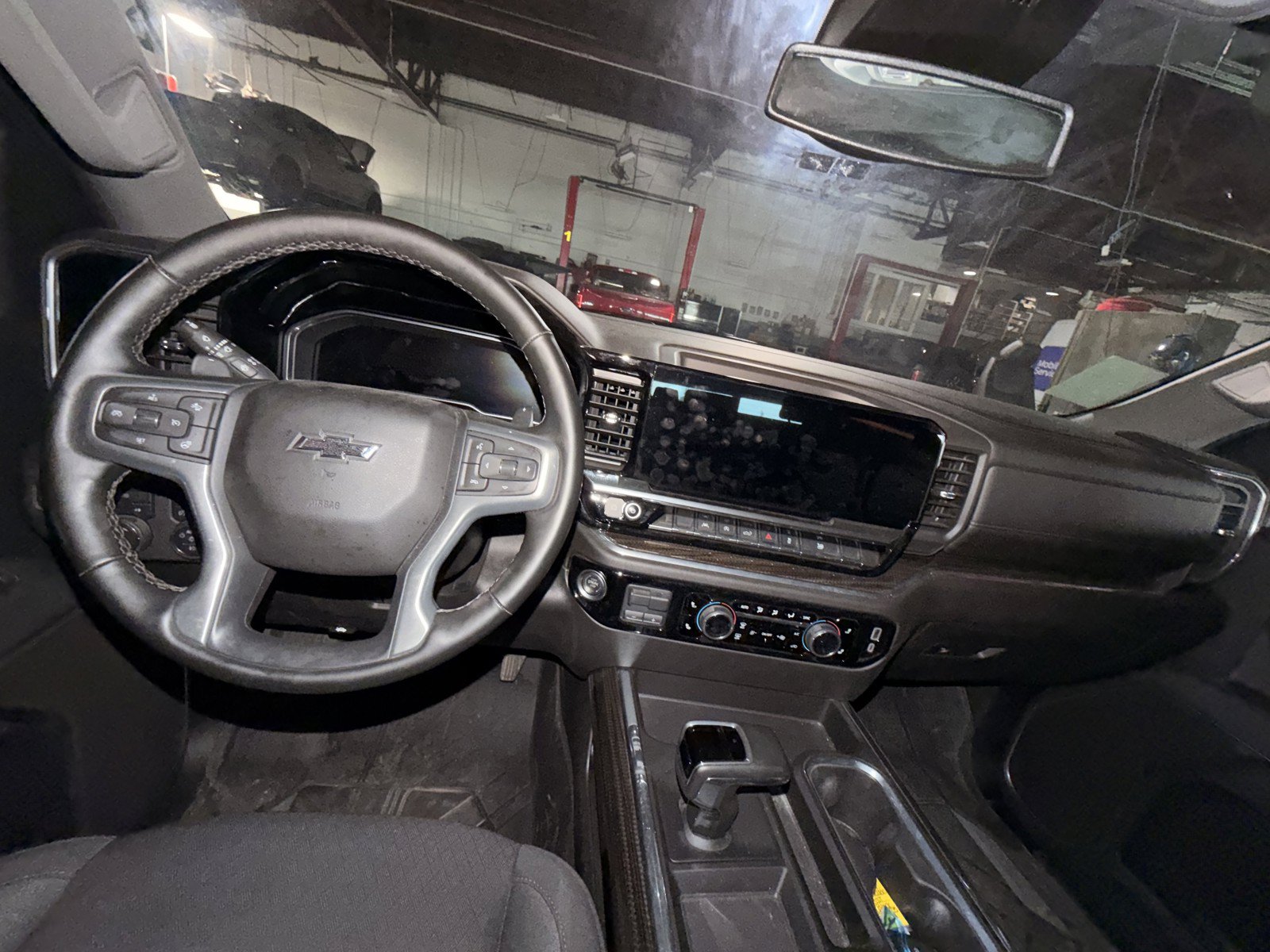 Used 2024 Chevrolet Silverado 1500 RST w/ Max Trailering Package AWD/4WD image 18