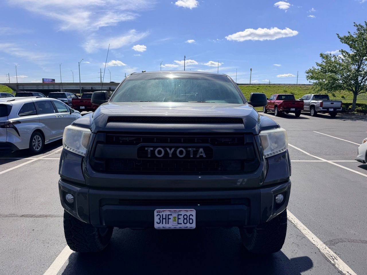 Used 2016 Toyota Tundra SR5 w/ SR5 Upgrade Package AWD/4WD image 2