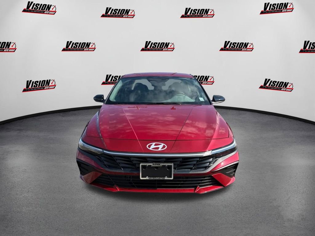 Certified 2025 Hyundai Elantra SEL image 2