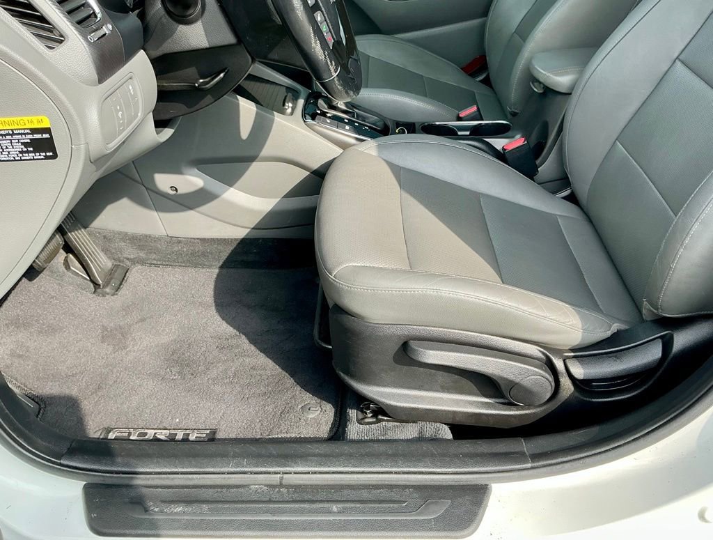 Used 2017 Kia Forte EX image 37