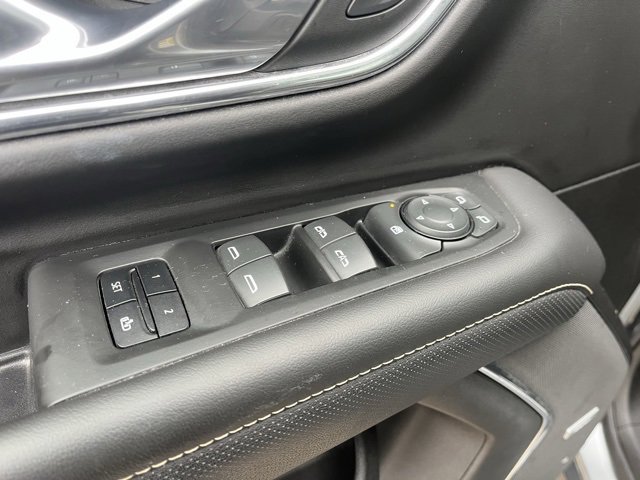 Used 2023 GMC Yukon XL SLT image 11