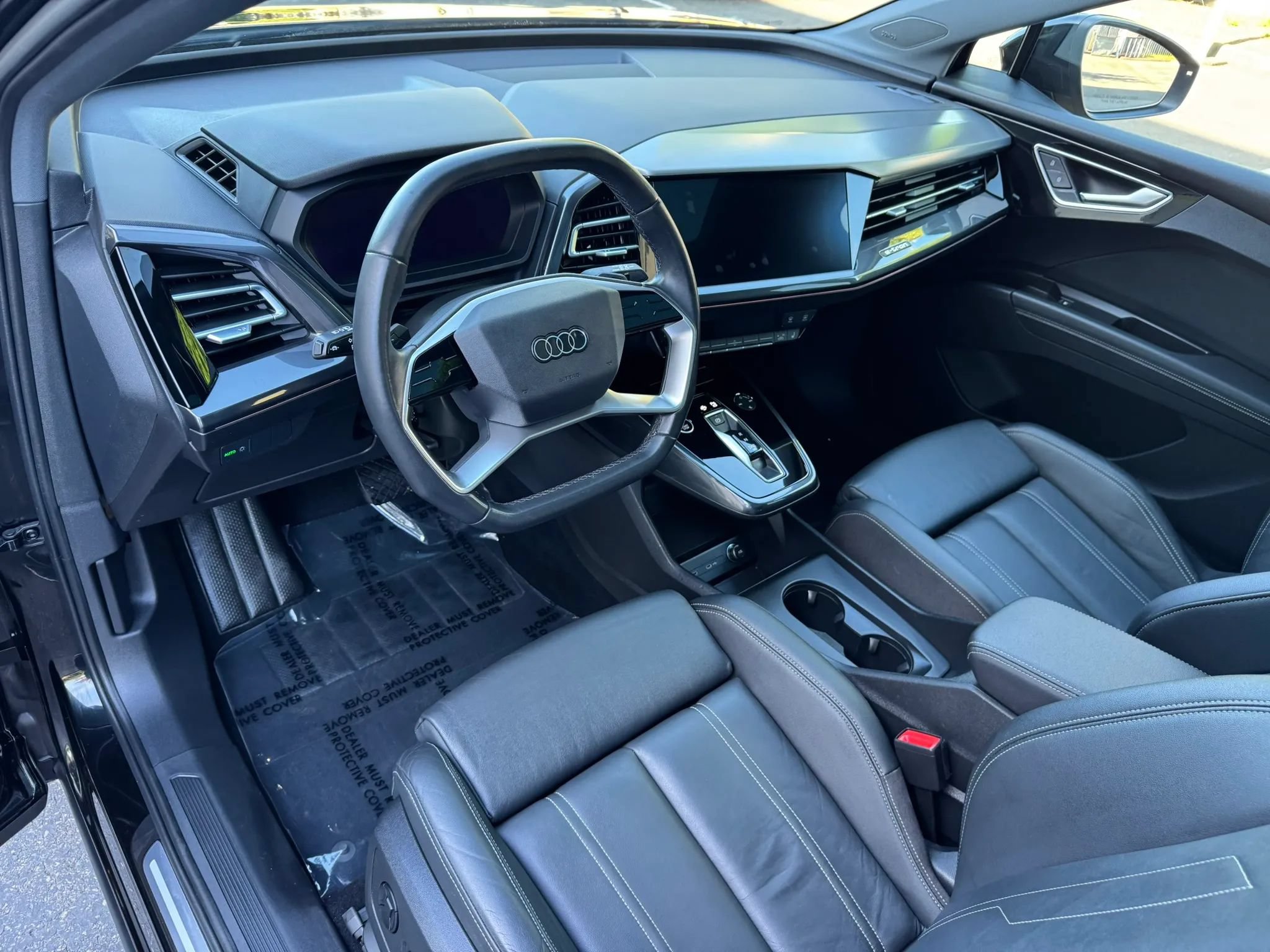 Used 2022 Audi Q4 e-tron Premium Plus w/ Premium Plus AWD/4WD image 24