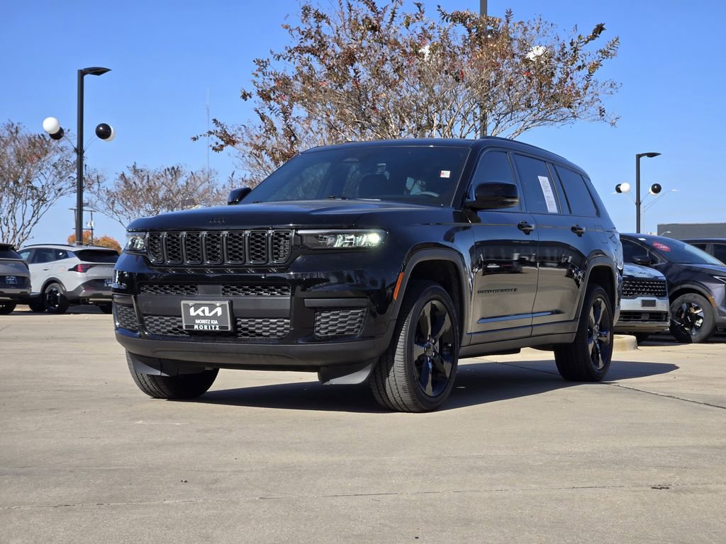 Used 2025 Jeep Grand Cherokee L Laredo RWD image 2
