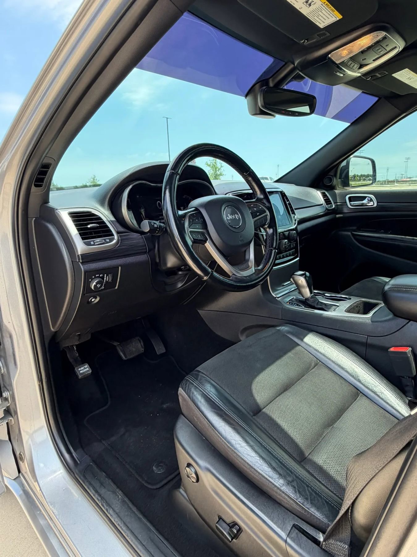 Used 2020 Jeep Grand Cherokee Altitude AWD/4WD image 22