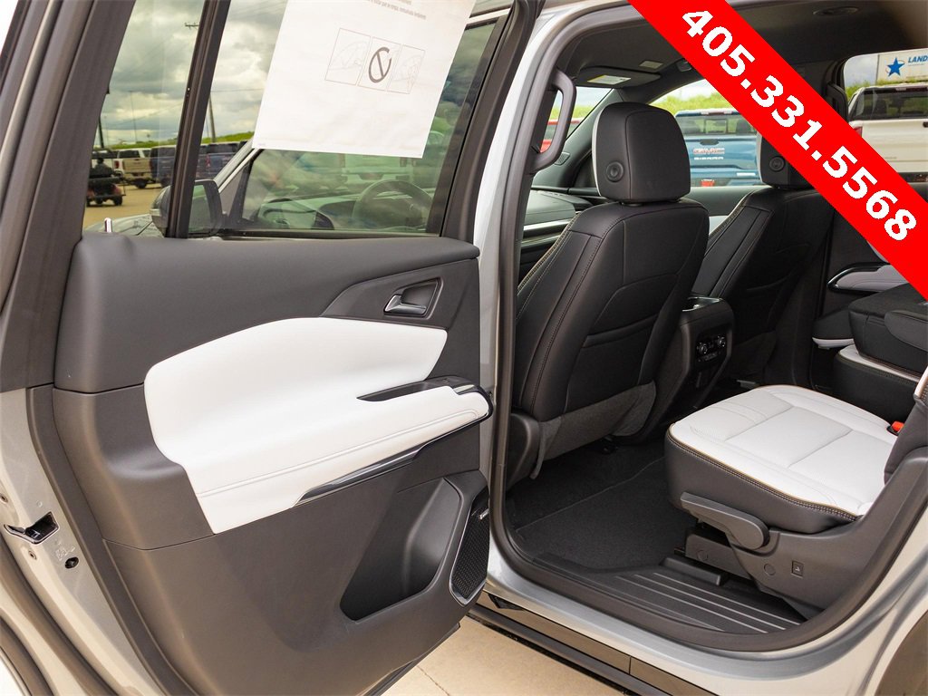 New 2025 Chevrolet Traverse High Country image 23