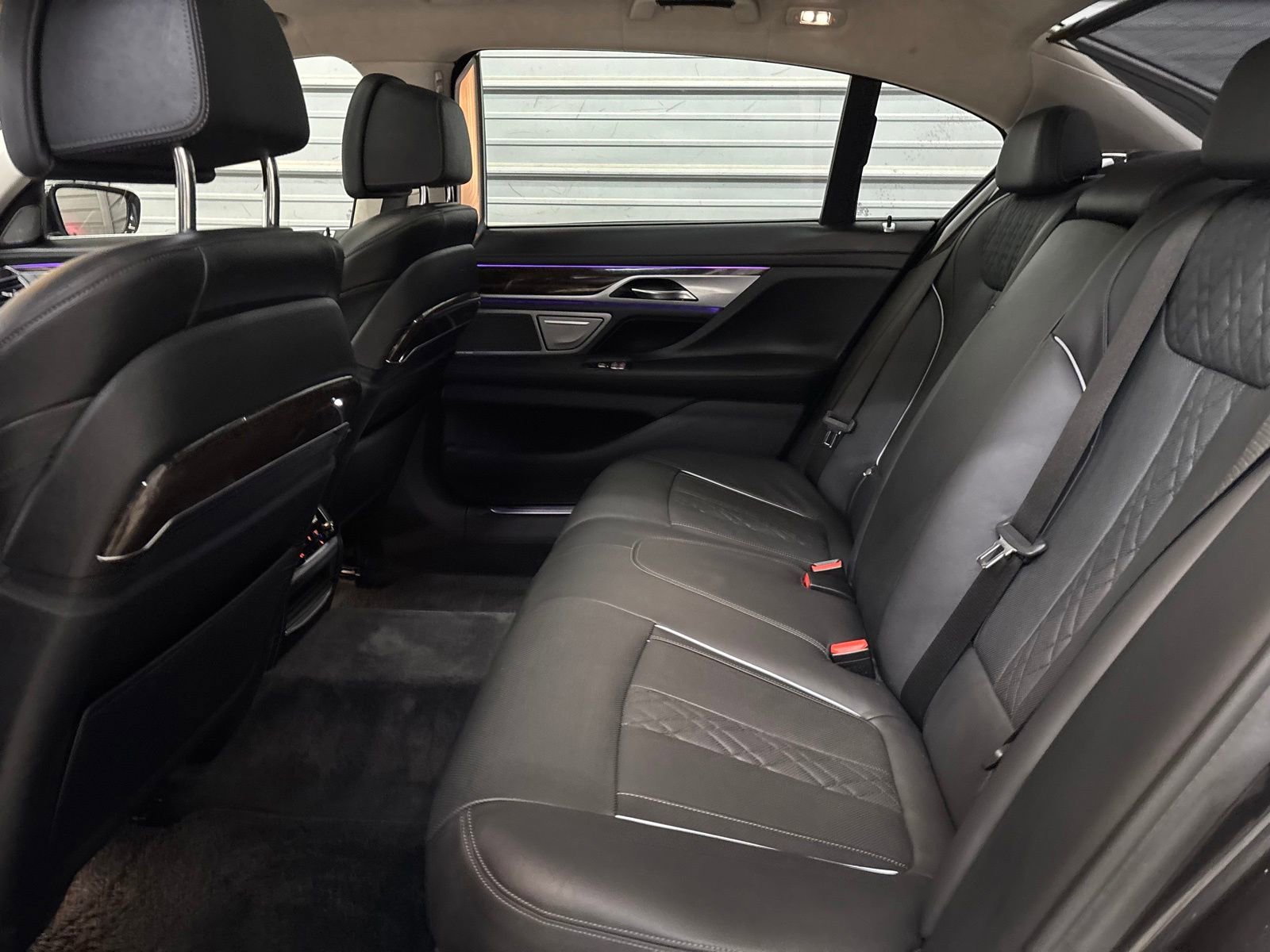 Used 2018 BMW 750i xDrive AWD/4WD image 23