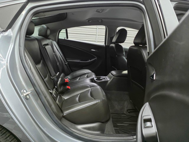 Used 2018 Chevrolet Volt Premier w/ Driver Confidence Package FWD image 17