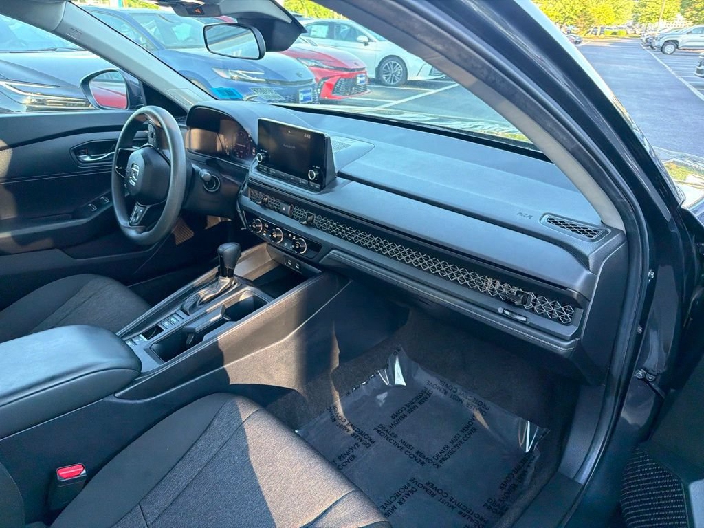 Used 2025 Honda Accord LX image 9