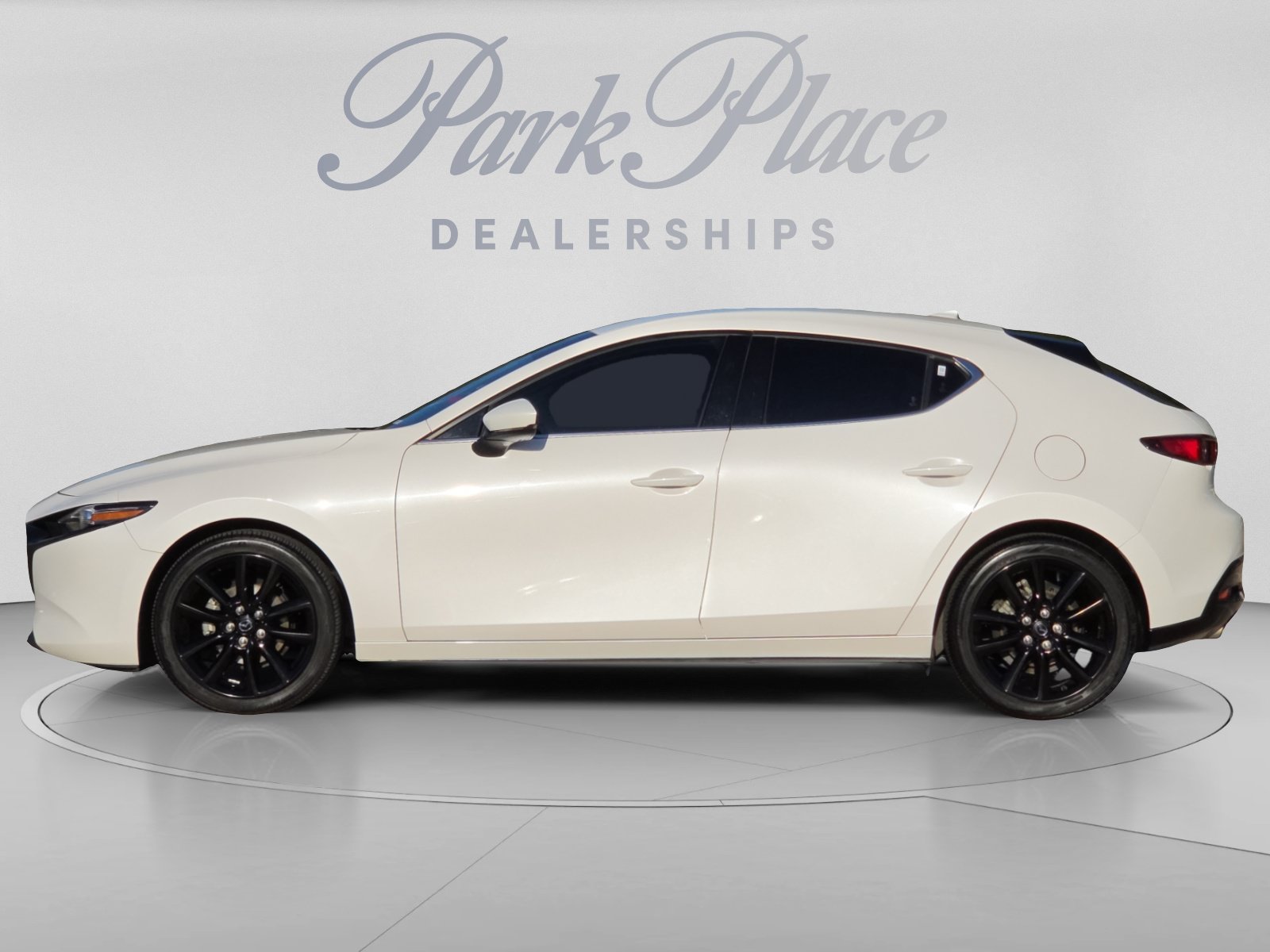 Used 2021 MAZDA MAZDA3 s FWD image 2