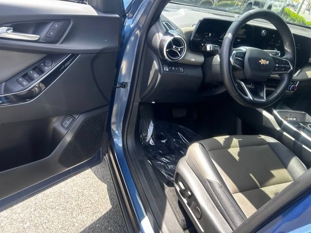 Used 2025 Chevrolet Equinox LT w/ Convenience Package II AWD/4WD image 14