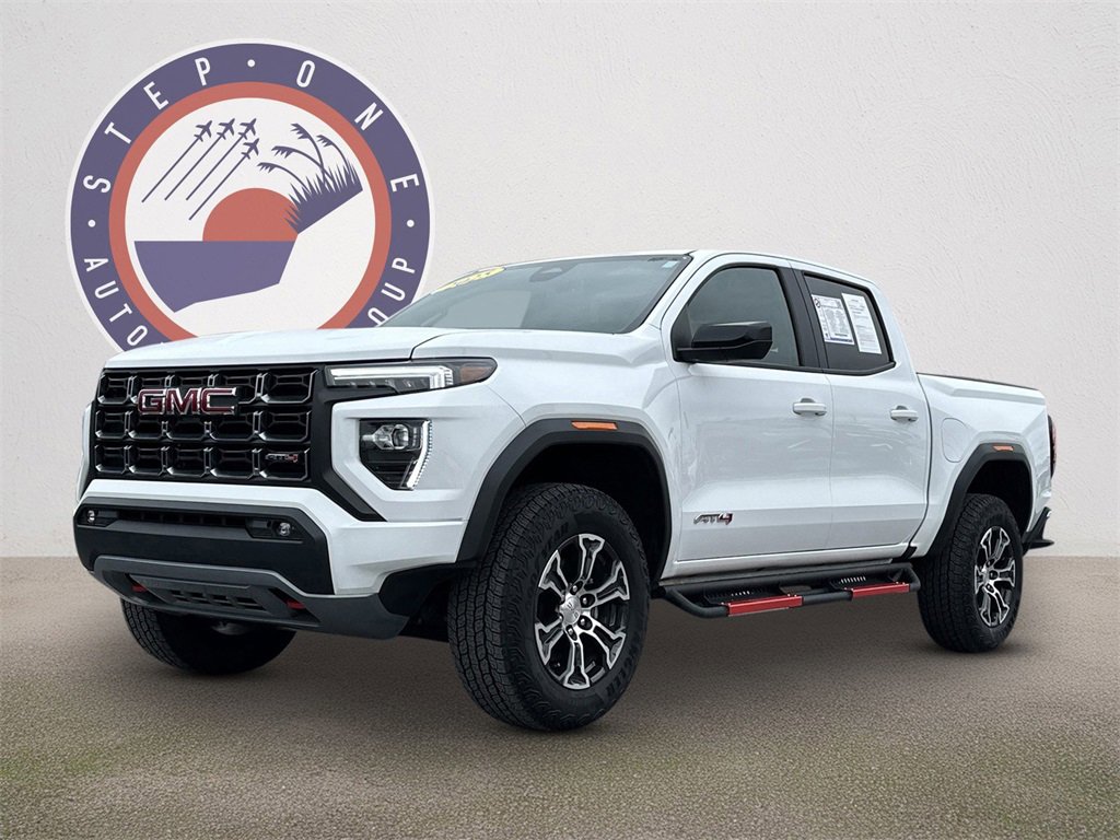 Used 2025 GMC Canyon AT4 image 1