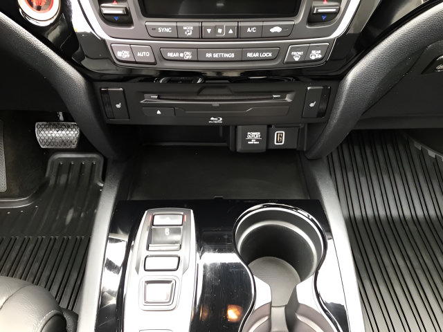Used 2022 Honda Pilot Touring image 16