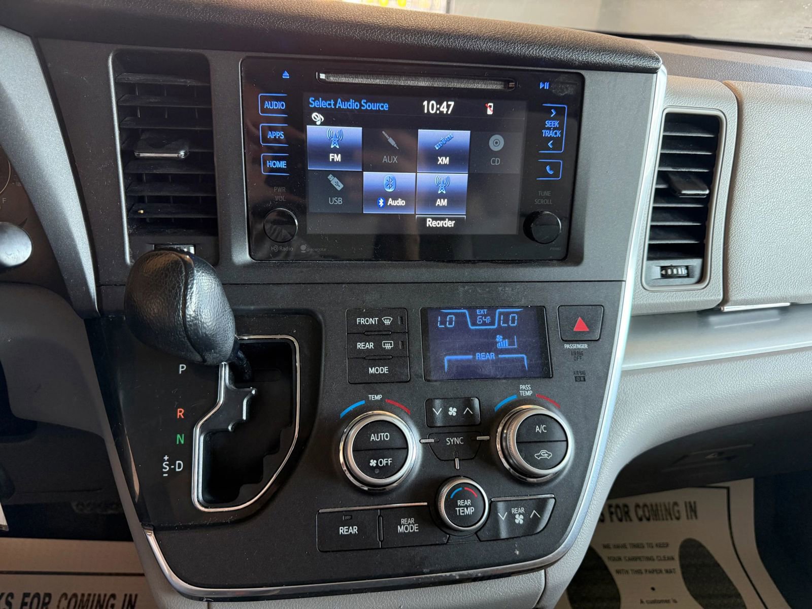 Used 2015 Toyota Sienna LE image 17