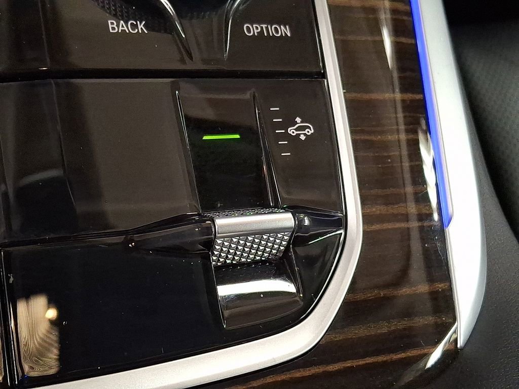 Certified 2023 BMW X7 xDrive40i w/ Premium Package image 23