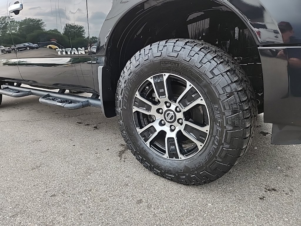 Used 2021 Nissan Titan SV w/ Accessory Utility Package AWD/4WD image 3