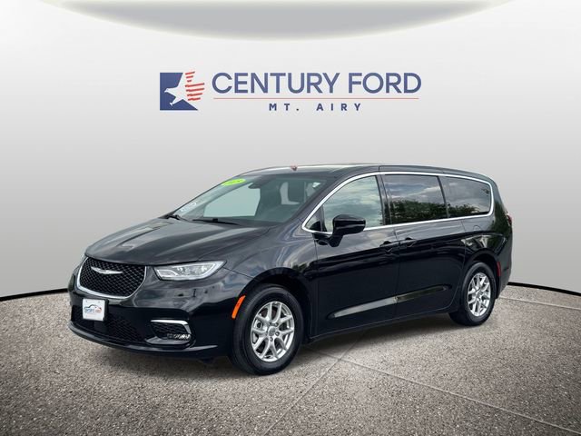 Used 2025 Chrysler Pacifica Select FWD image 5