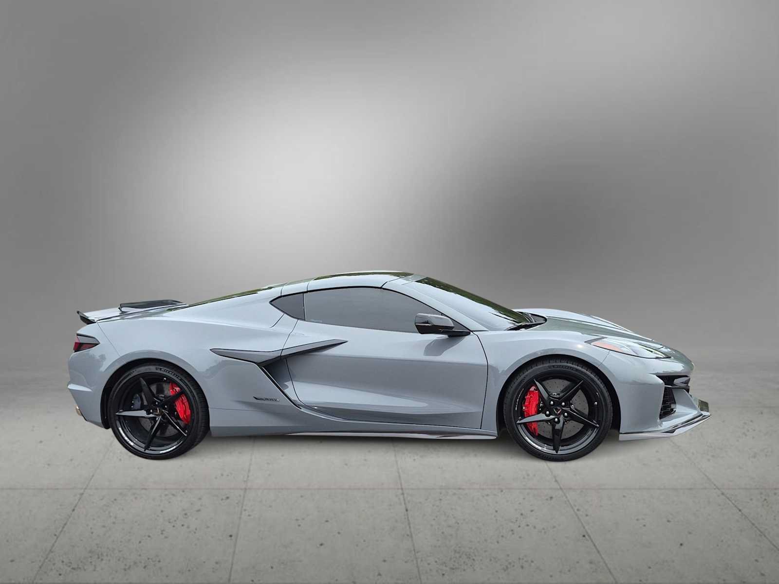 Used 2025 Chevrolet Corvette E-Ray AWD/4WD image 9