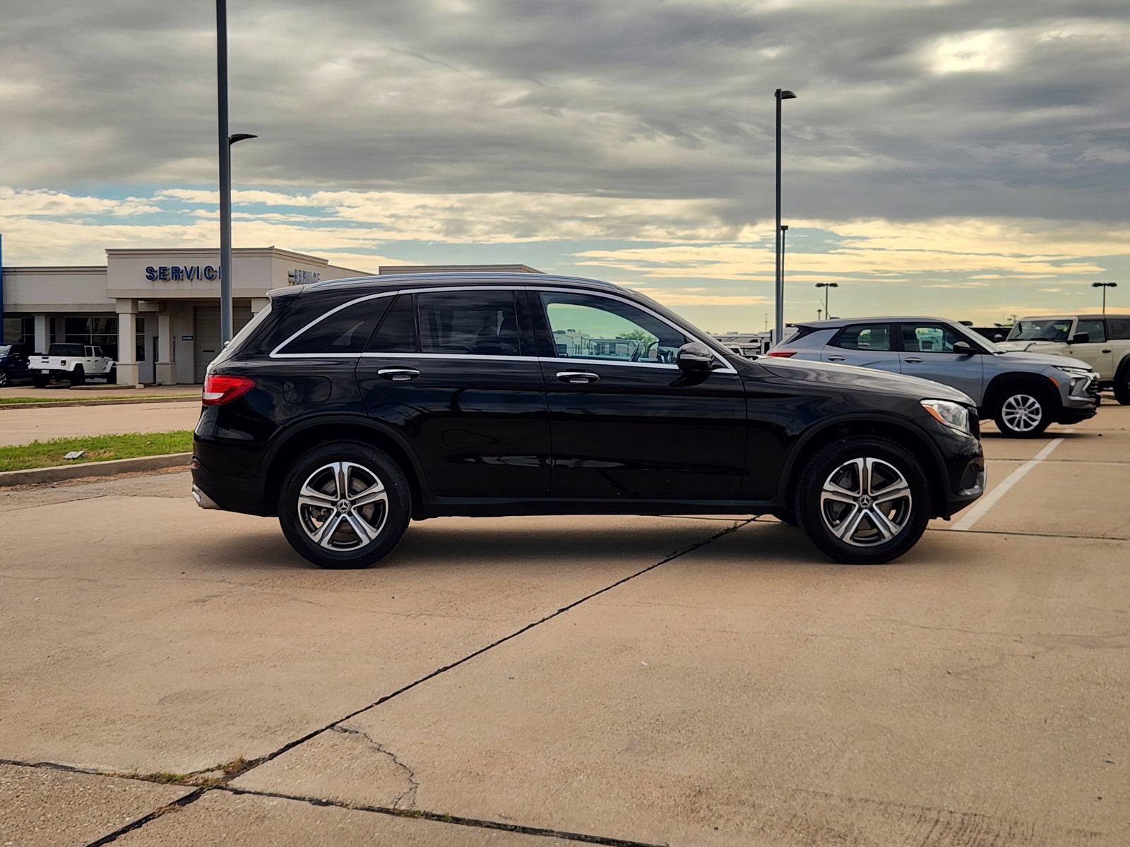 Used 2019 Mercedes-Benz GLC 300 4MATIC image 6