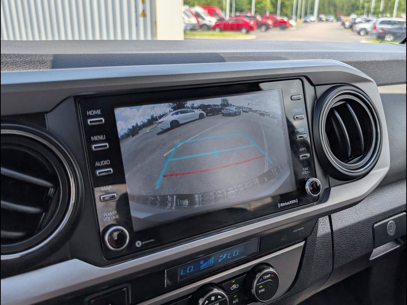 Used 2021 Toyota Tacoma SR5 AWD/4WD image 15