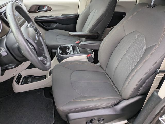 Certified 2018 Chrysler Pacifica Touring Plus image 11