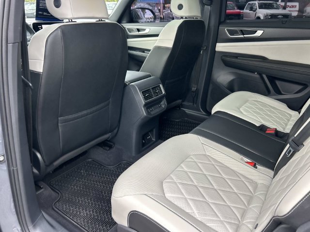 Used 2024 Volkswagen Atlas Cross Sport SEL Premium R-Line AWD/4WD image 20
