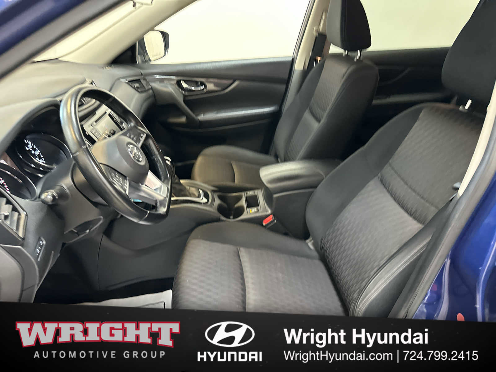 Used 2020 Nissan Rogue SV image 11