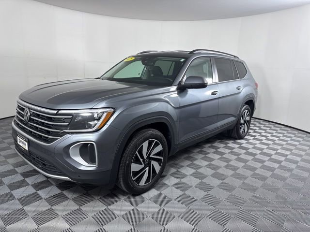 Used 2025 Volkswagen Atlas SE image 7