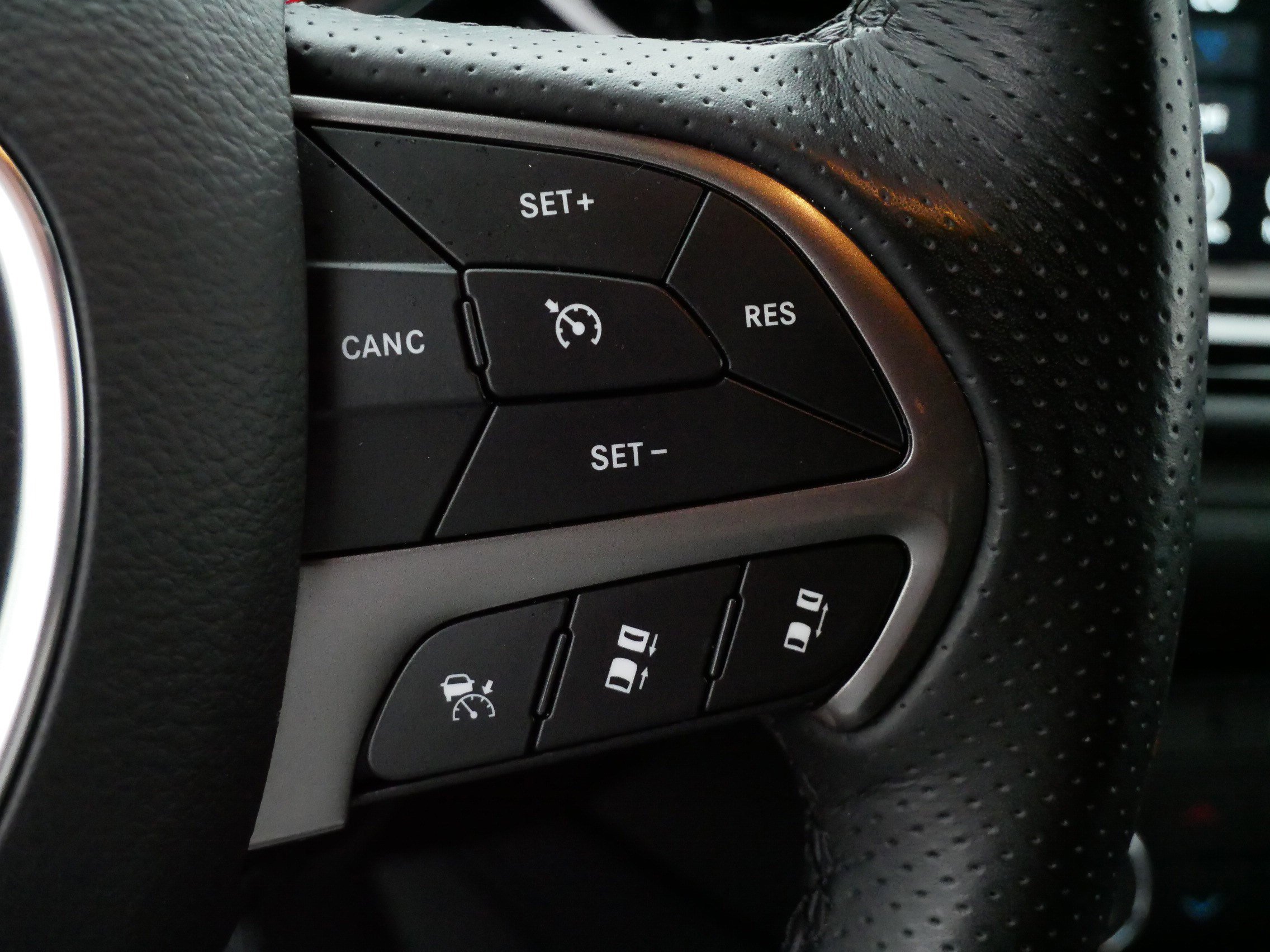 Used 2024 Dodge Durango SXT AWD/4WD image 25