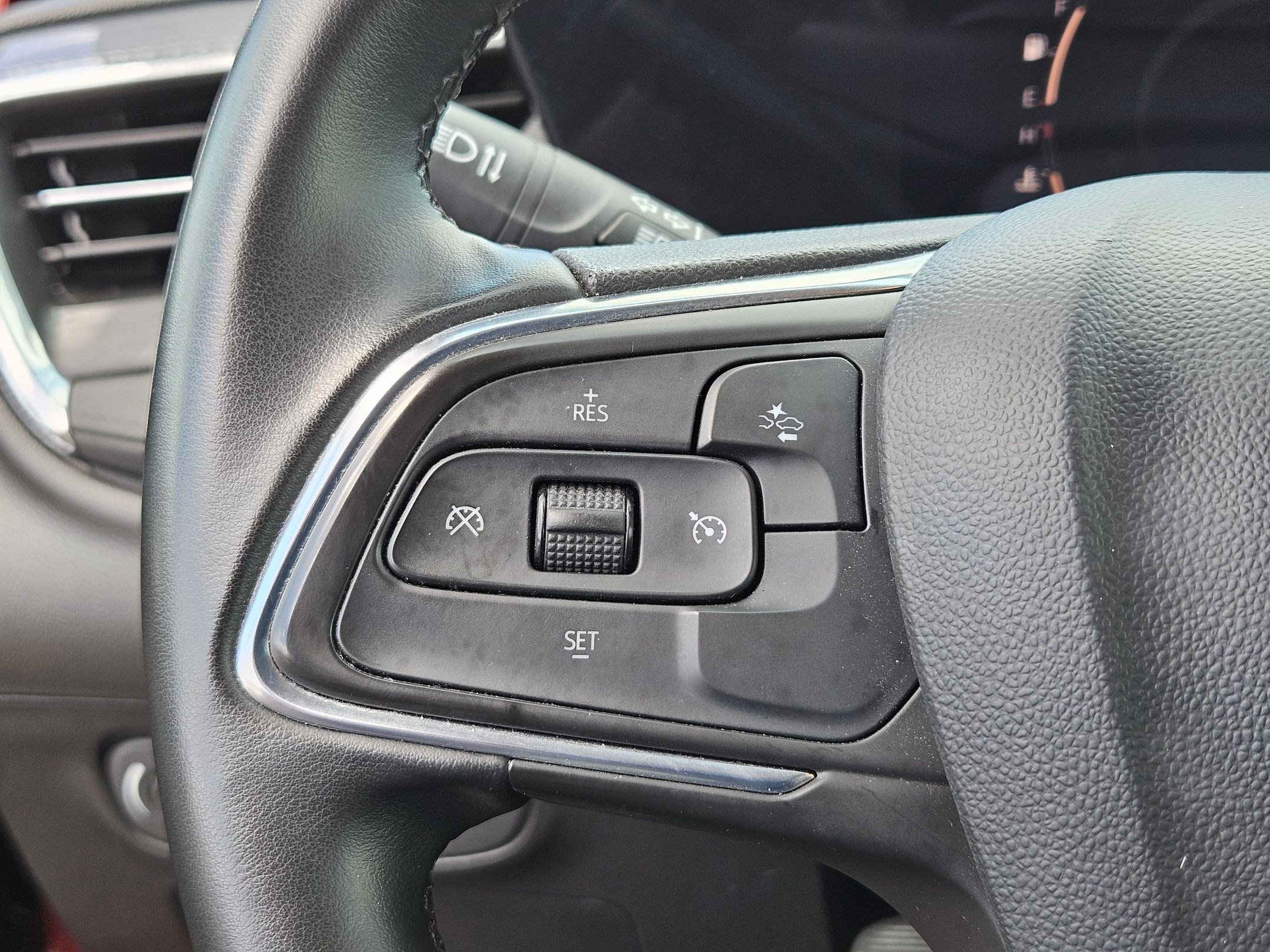 Used 2024 Buick Encore GX Sport Touring FWD image 18