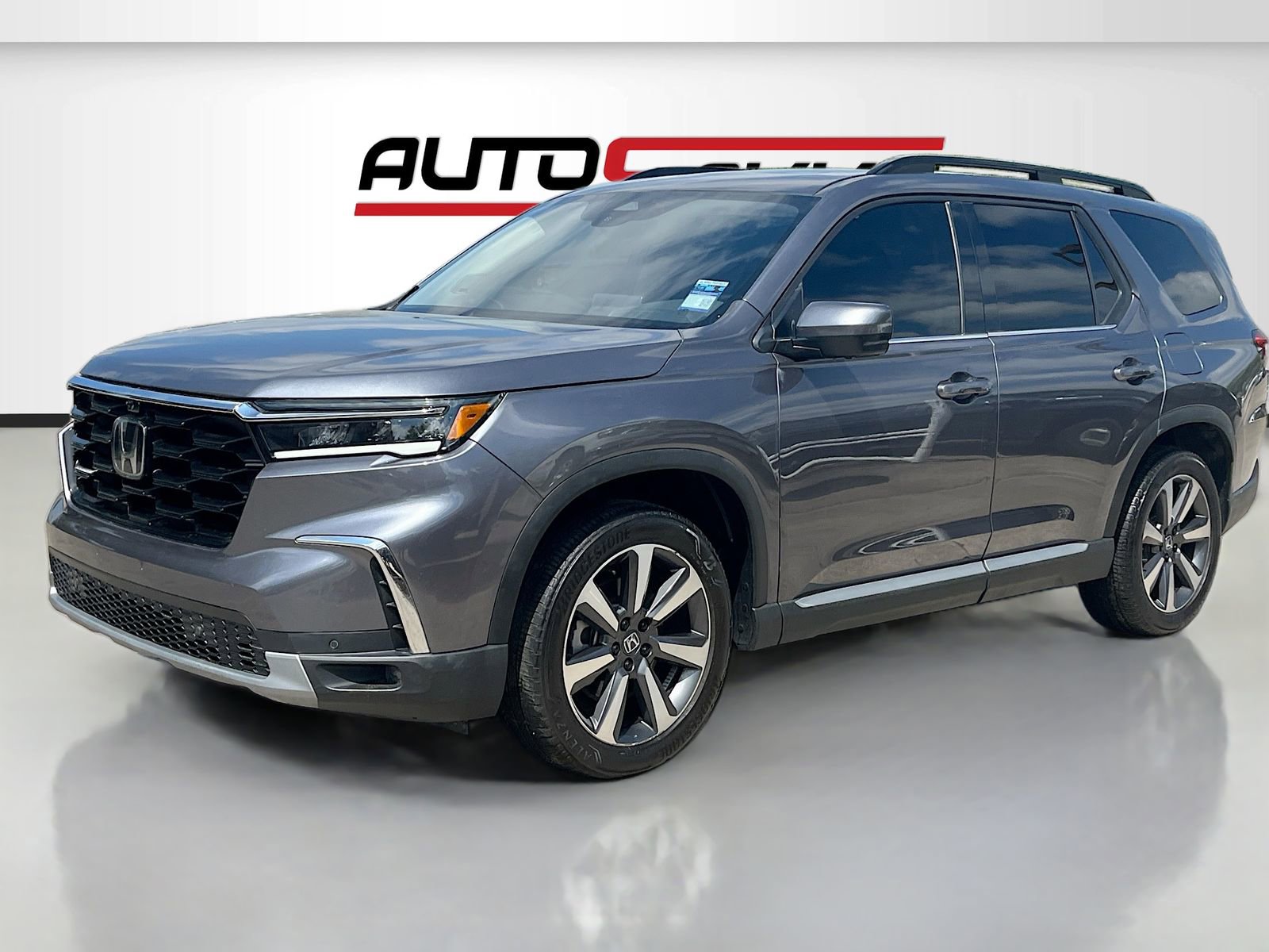 Used 2025 Honda Pilot Elite image 3