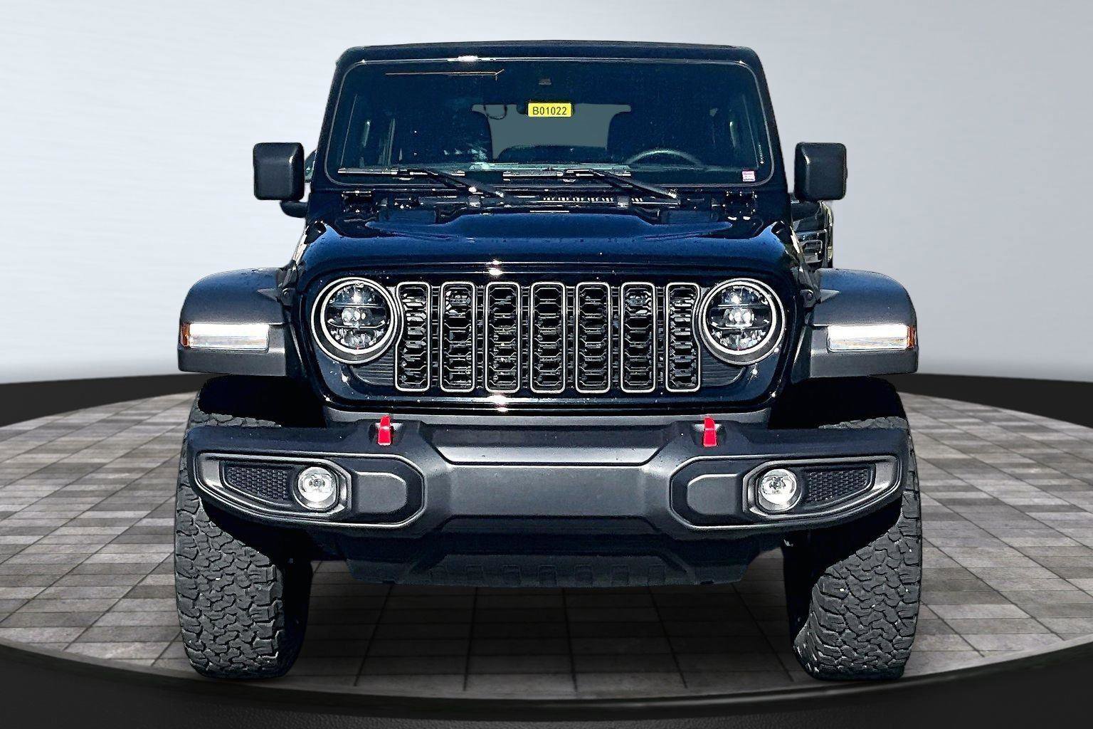 Used 2025 Jeep Wrangler Unlimited Rubicon w/ Convenience Group AWD/4WD image 4